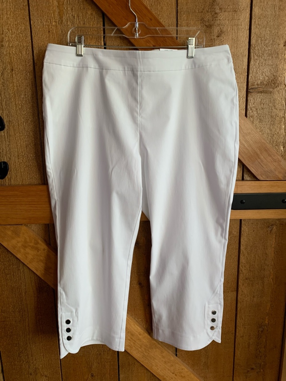 NWT JM Collection White Core Capris Comfort Waistband & Tummy Control Size 2X